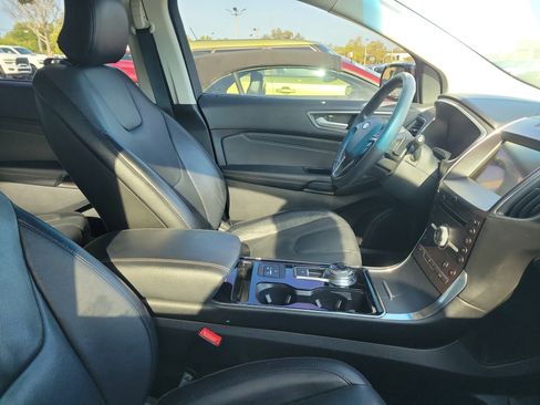 Used 2019 Ford Edge Titanium w/ Equipment Group 301A AWD/4WD image 10