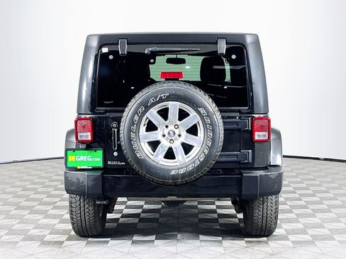 Used 2017 Jeep Wrangler Unlimited Sahara w/ Connectivity Group image 8