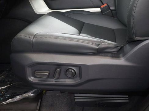 New 2025 Toyota Tundra Limited image 12