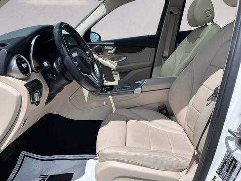 Certified 2022 Mercedes-Benz GLC 300 4MATIC image 9
