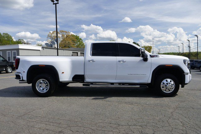 Used 2026 GMC Sierra 3500 Denali w/ Denali Reserve Package AWD/4WD image 32