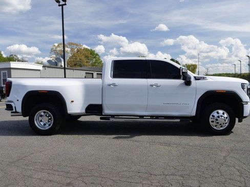 Used 2026 GMC Sierra 3500 Denali w/ Denali Reserve Package image 32