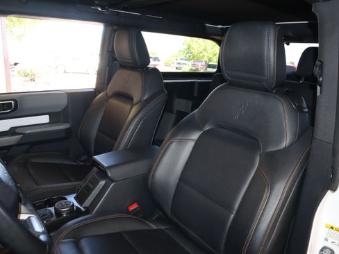 Certified 2023 Ford Bronco Badlands w/ Sasquatch Package AWD/4WD image 29