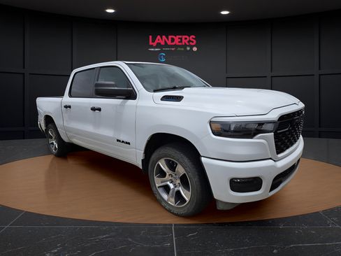 Used 2025 RAM 1500 Tradesman AWD/4WD image 3