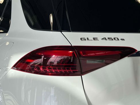 Used 2025 Mercedes-Benz GLE 450e 4MATIC image 8