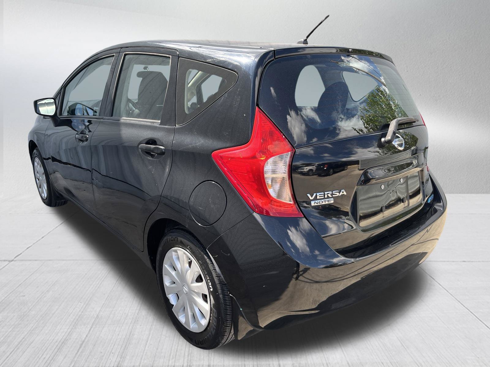 Used 2015 Nissan Versa Note SV FWD image 6