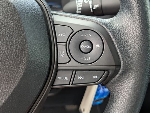 Used 2022 Toyota Corolla LE FWD image 30