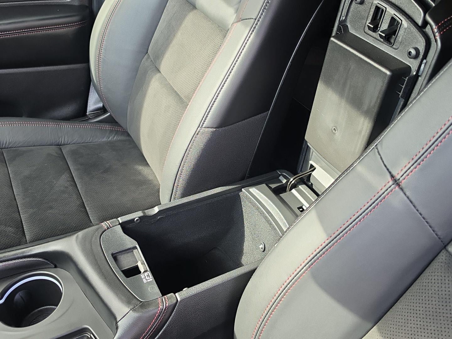 Used 2022 Dodge Durango R/T w/ Blacktop Package AWD/4WD image 27