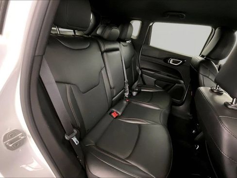 Used 2025 Jeep Compass Trailhawk AWD/4WD image 20