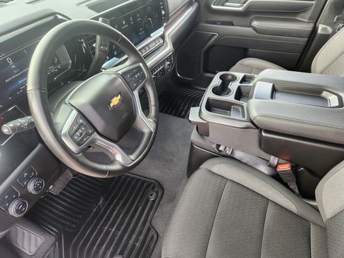 Used 2025 Chevrolet Silverado 2500 LT w/ Convenience Package AWD/4WD image 14