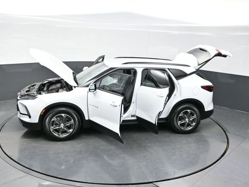 Used 2025 Chevrolet Blazer LT w/ Convenience Package AWD/4WD image 42