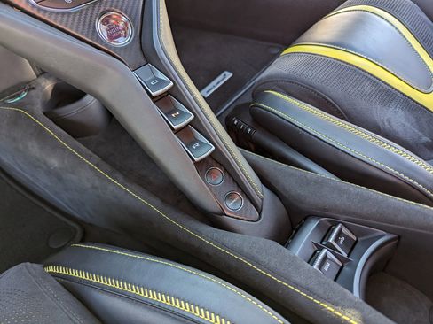 Used 2021 McLaren 720S Luxury image 29