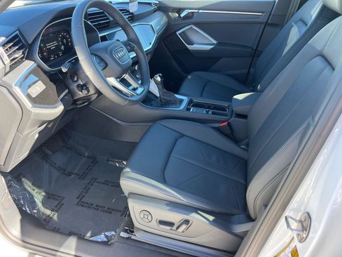New 2025 Audi Q3 2.0T Premium image 9