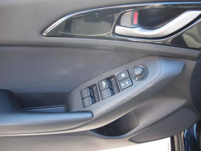 Used 2014 MAZDA MAZDA3 i Touring FWD image 7