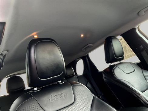 Used 2019 Jeep Cherokee Limited AWD/4WD image 27