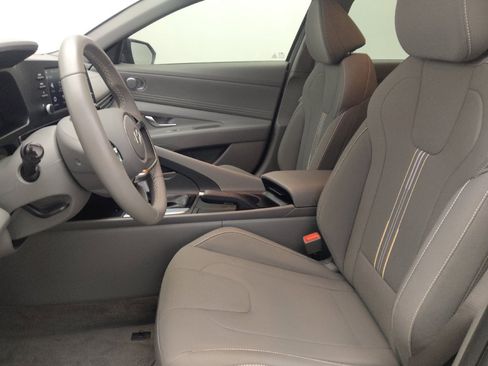 Used 2025 Hyundai Elantra Sport FWD image 17