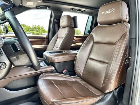 Used 2023 Chevrolet Suburban High Country w/ Advanced Technology Package RWD image 11