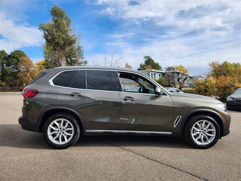 Used 2022 BMW X5 xDrive40i w/ Premium Package image 8