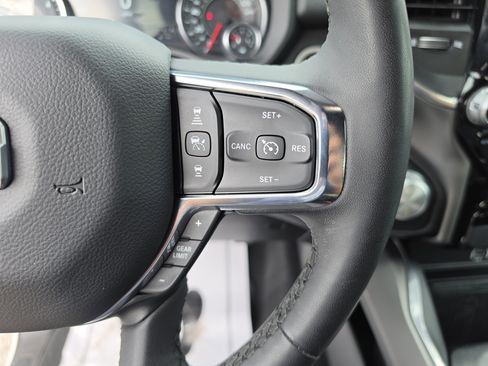 Used 2025 RAM 1500 Laramie AWD/4WD image 34