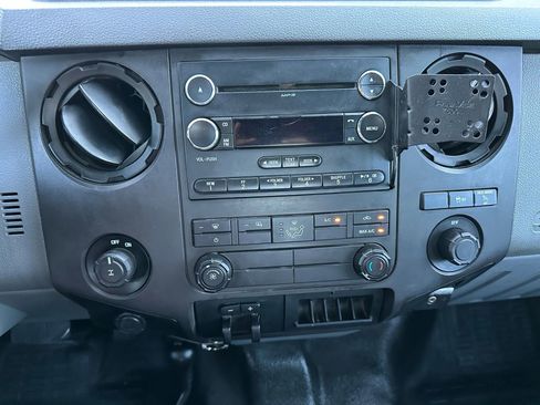 Used 2015 Ford F250 XL w/ Power Equipment Group image 11