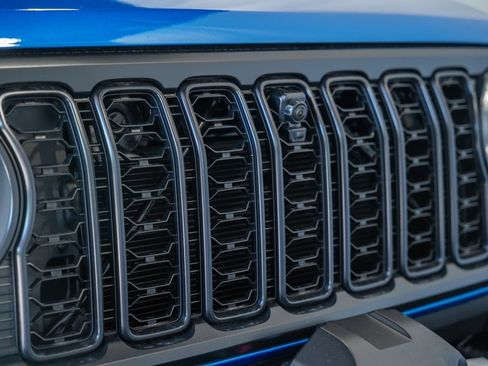 New 2026 Jeep Wrangler Unlimited Rubicon AWD/4WD image 9