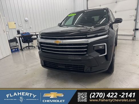 Used 2025 Chevrolet Traverse High Country image 7