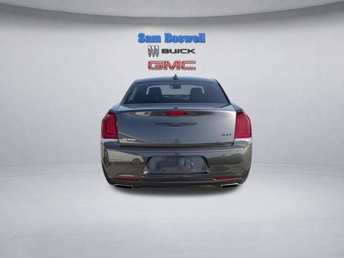Used 2023 Chrysler 300 Touring L w/ Popular Equipment Group RWD image 9