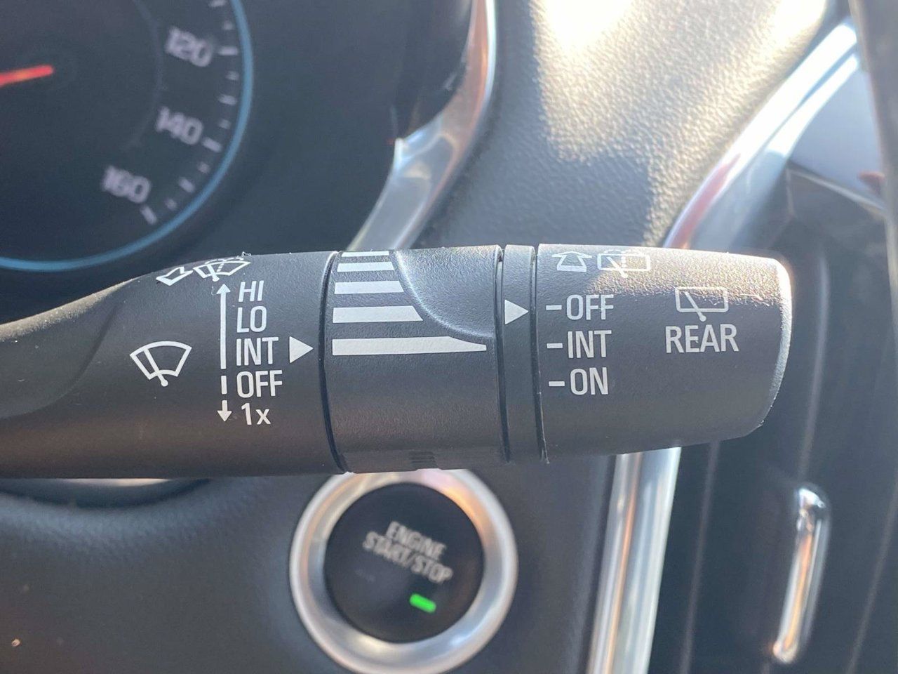 Used 2023 Chevrolet Traverse LT FWD image 23