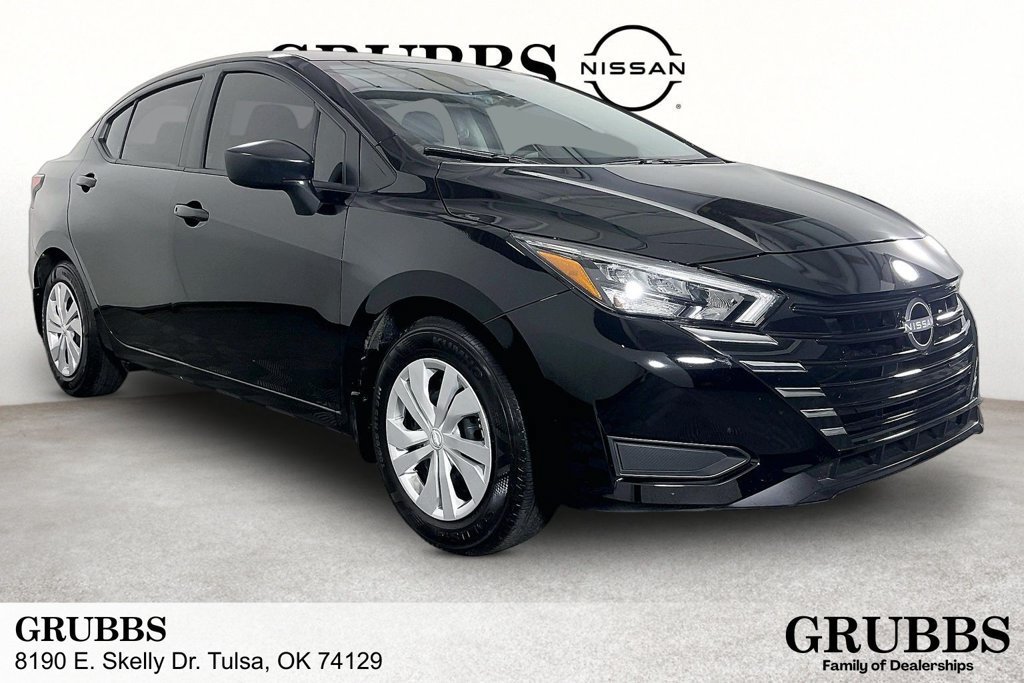 Used 2025 Nissan Versa S w/ Trunk Package FWD image 1