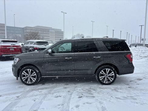 Used 2021 Ford Expedition Platinum image 4