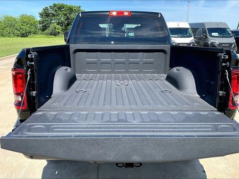 New 2026 RAM 2500 Big Horn AWD/4WD image 21