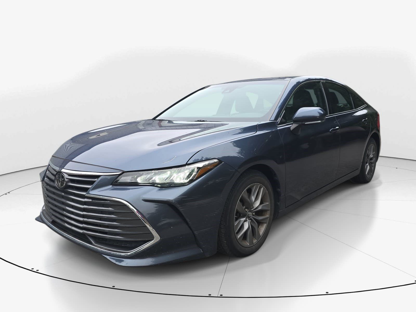 Used 2019 Toyota Avalon XLE w/ Moonroof Package FWD image 8