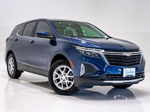 Used 2023 Chevrolet Equinox LT w/ Driver Convenience Package AWD/4WD image 5