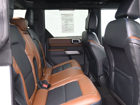 Used 2023 Ford Bronco Outer Banks image 12