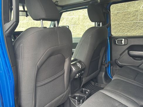 Used 2021 Jeep Gladiator Sport AWD/4WD image 29