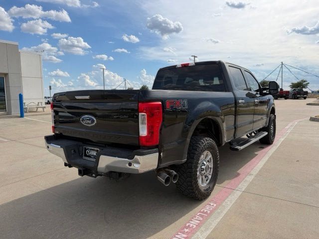 Used 2019 Ford F250 XLT w/ XLT Premium Package AWD/4WD image 3
