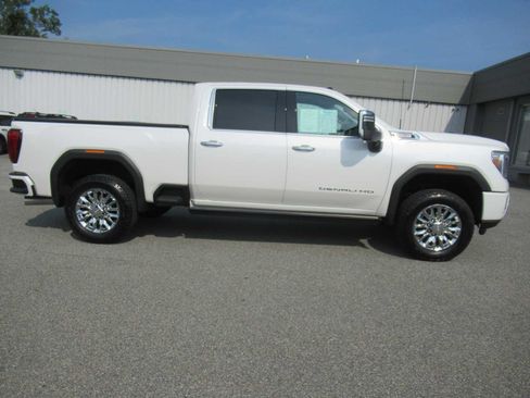 Used 2023 GMC Sierra 2500 Denali w/ Technology Package AWD/4WD image 4