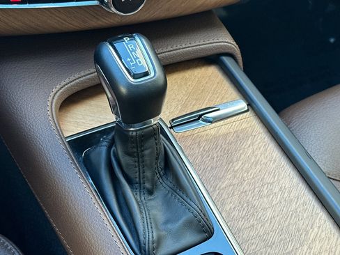 Used 2022 Volvo XC90 T6 Momentum w/ Advanced Package image 25