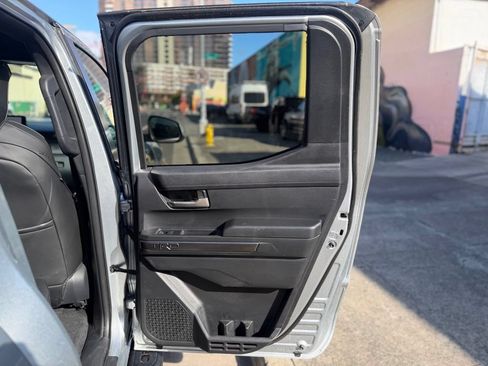 Used 2025 Toyota Tacoma TRD Sport AWD/4WD image 11