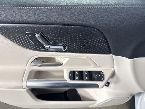 Used 2025 Mercedes-Benz GLA 250 4MATIC image 19