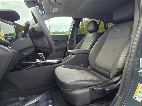 Certified 2025 Chevrolet Trax LT image 19