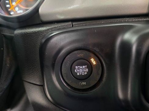 Used 2019 Jeep Wrangler Unlimited Sahara AWD/4WD image 16