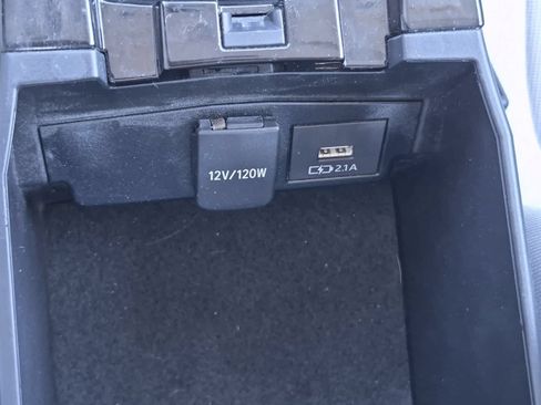 Used 2021 Toyota Corolla LE w/ Carpet Mat Package (TMS) FWD image 30