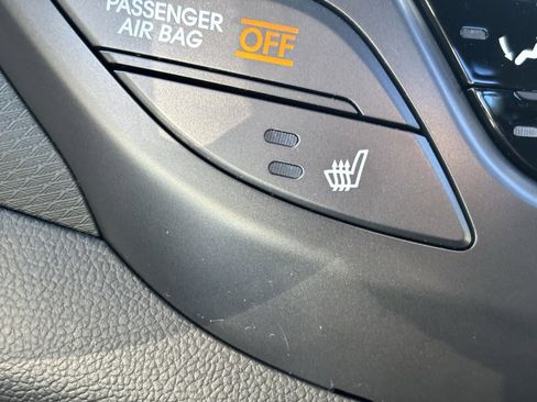 Used 2016 Hyundai Veloster Turbo image 21