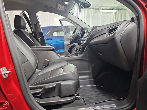 Certified 2023 Chevrolet Equinox Premier w/ LPO, Floor Liner Package image 13