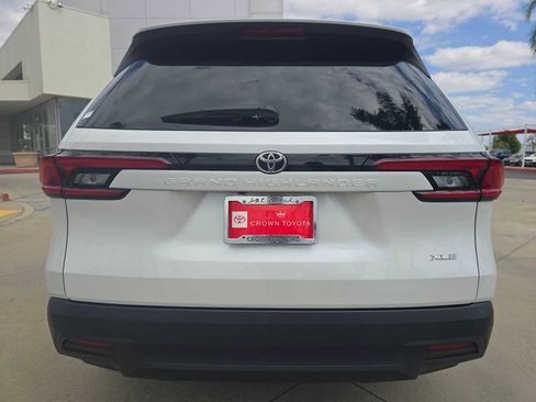 Certified 2025 Toyota Grand Highlander FWD image 14