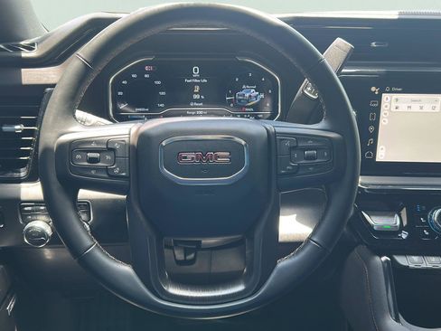 Used 2024 GMC Sierra 2500 AT4 w/ AT4 Premium Plus Package AWD/4WD image 10