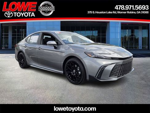 New 2026 Toyota Camry SE FWD image 1