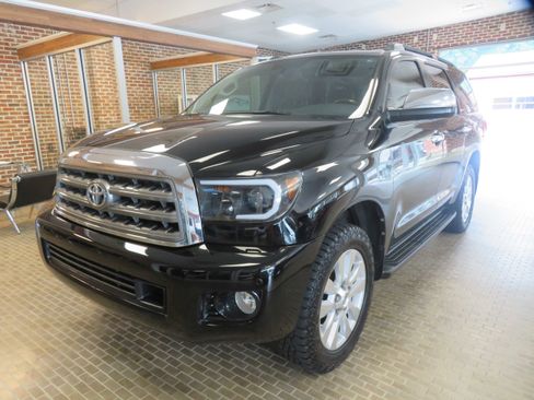 Used 2014 Toyota Sequoia Platinum AWD/4WD image 1