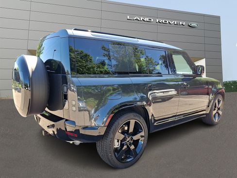 New 2026 Land Rover Defender 110 X-Dynamic SE AWD/4WD image 2